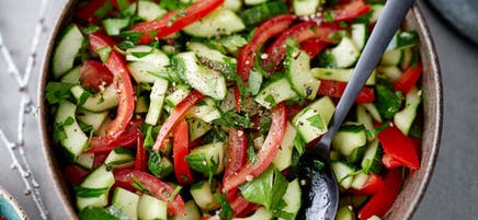Gurken-Tomaten-Salat/Gurken-Tomaten-Petersilien-Salat