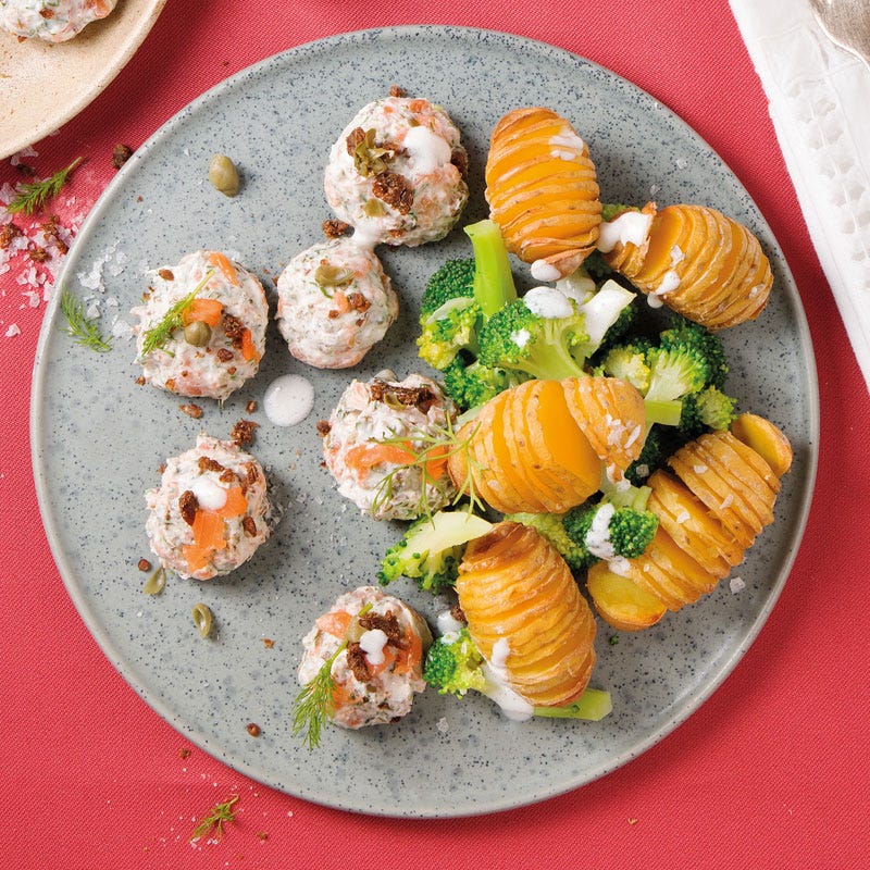 Fächerkartoffeln und Lachspraline mit Broccoli