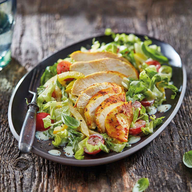 Gewürzpoulet aus dem Ofen mit Salat