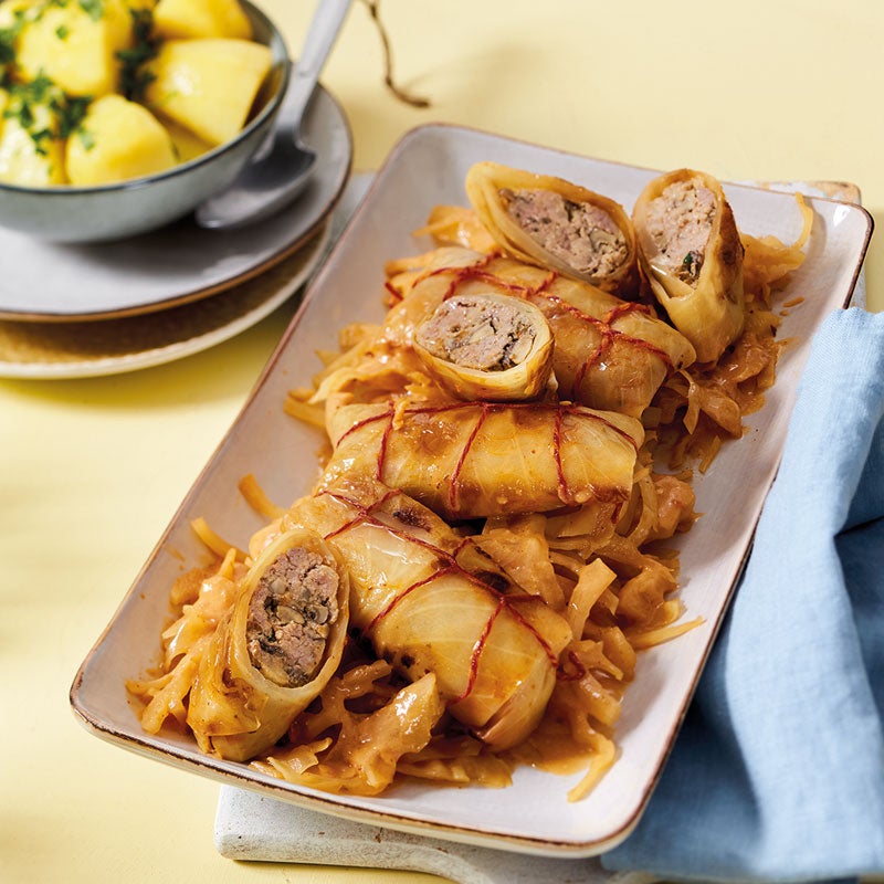 Klassische Kohlrouladen mit Pilz-Tatar-Füllung Rezept | WW Deutschland Klassische Kohlrouladen mit Pilz-Tatar-Füllung Rezept | WW Deutschland