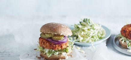 Turkey burgers with blue cheese slaw