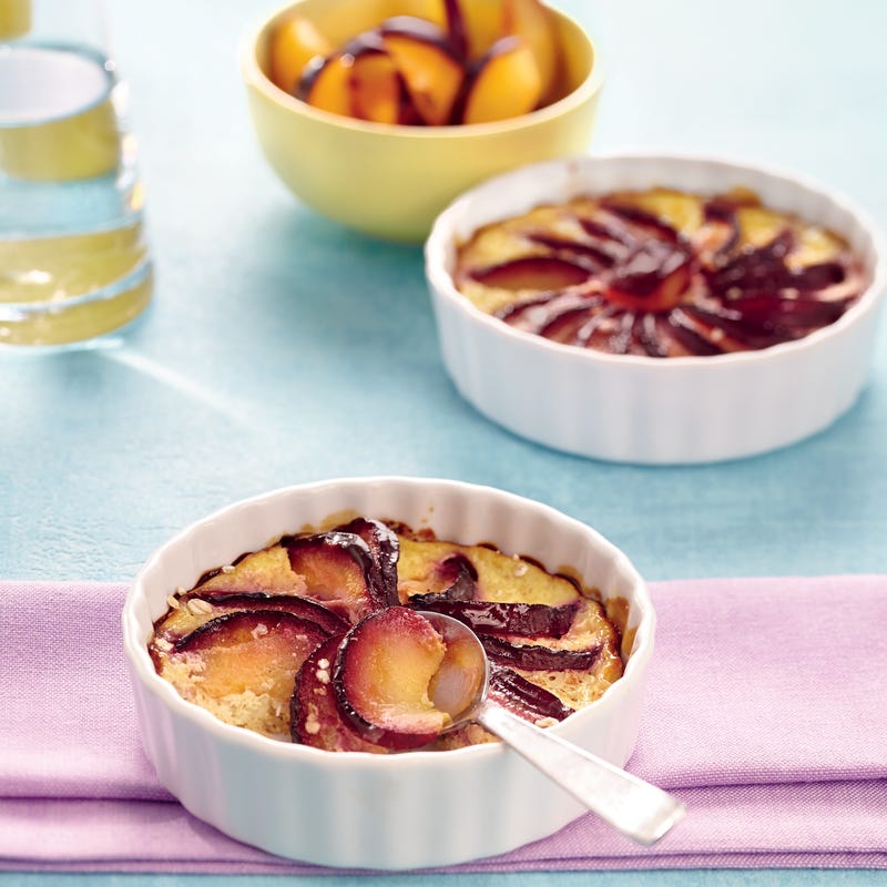 Clafoutis aux quetsches et aux flocons d''avoine