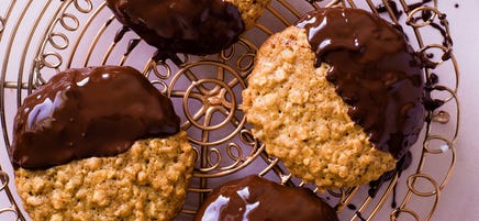 Chocolate oaty digestives
