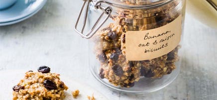 Banana, oat & raisin bites