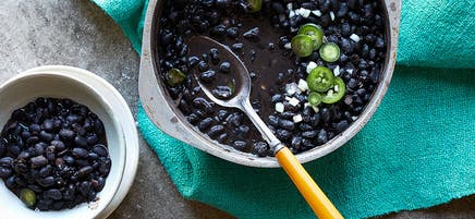 Frijoles Negros de la Olla (Haricots noirs braisés)
