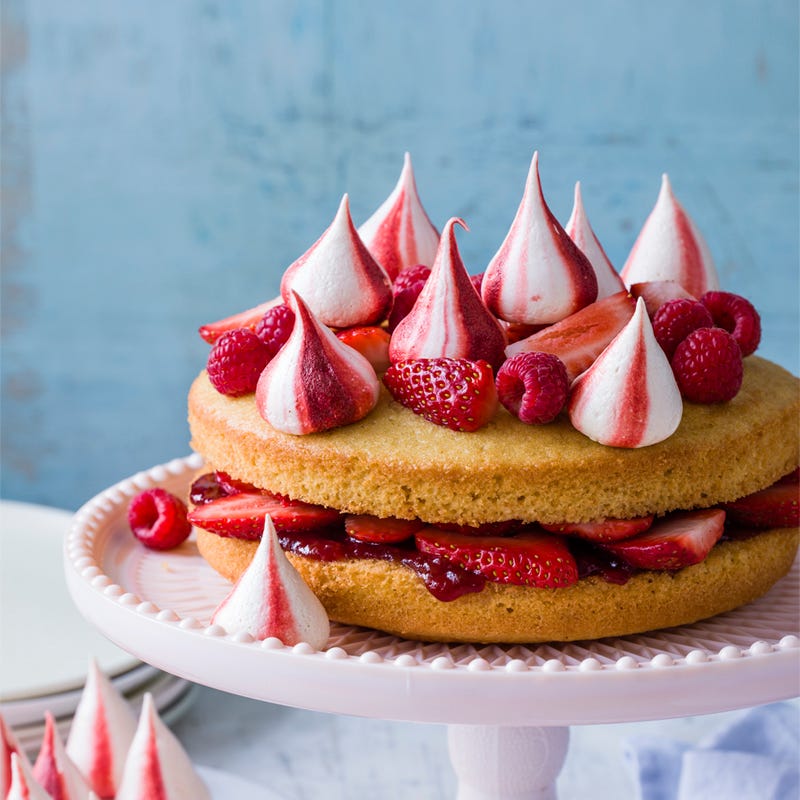 Photo of Vanilla cake with meringue kisses by WW