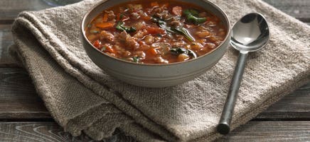 Soupe aux lentilles à la saucisse de dinde épicée