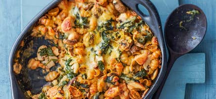 Kyckling- och pastagratäng med champinjoner