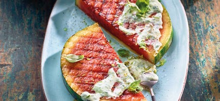 Wassermelone mit Basilikumdressing