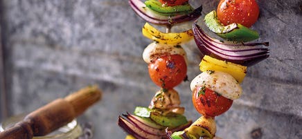 Mediterrane Gemüsespieße mit Thymian-Zitronen-Marinade