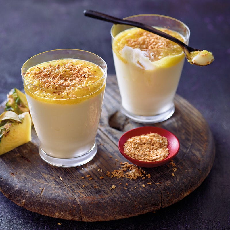 Kokospudding mit Ananaspüree