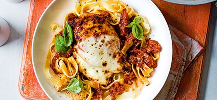 Tomato & mozzarella chicken bake