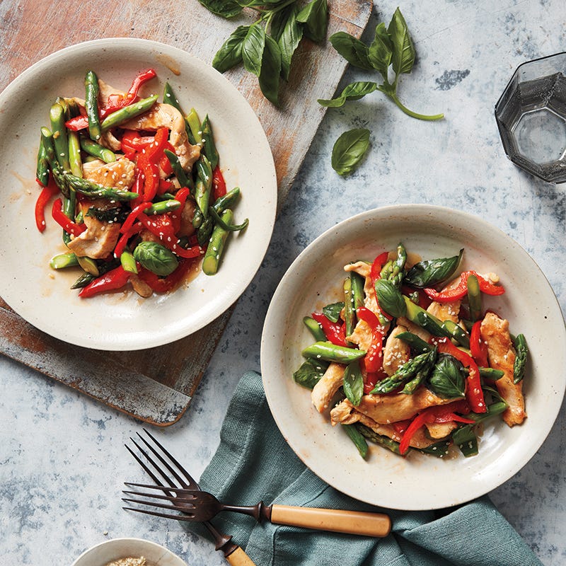 Chicken and asparagus stir-fry with basil