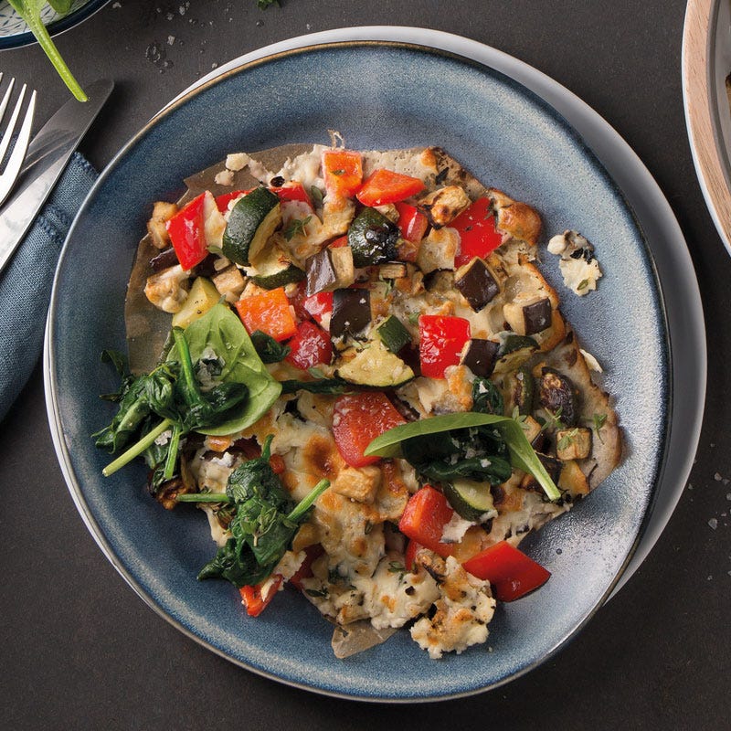 Mit Feta überbackenes mediterranes Ofengemüse