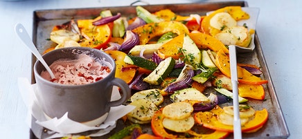 Fournée de potiron et pommes de terre et sauce aux tomates