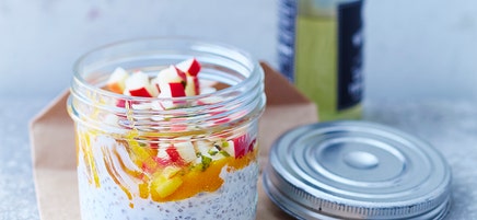 Pudding de graines de chia, pomme et kaki