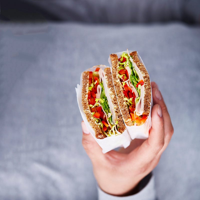 Speltbrood met kalkoen en paprika