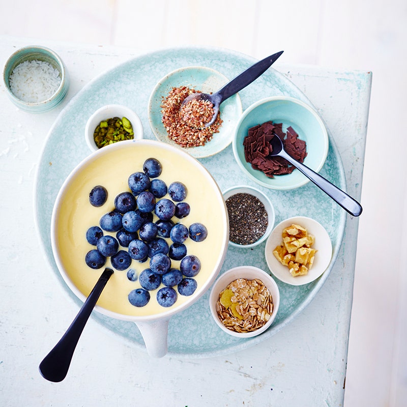 Mangoyoghurt met blauwe bessen