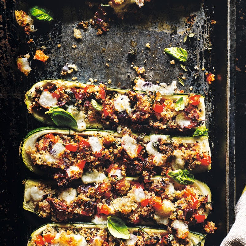 MIt Quinoa gefüllte Kräuterzucchini
