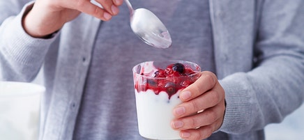 Skyr et sauce aux fruits des bois