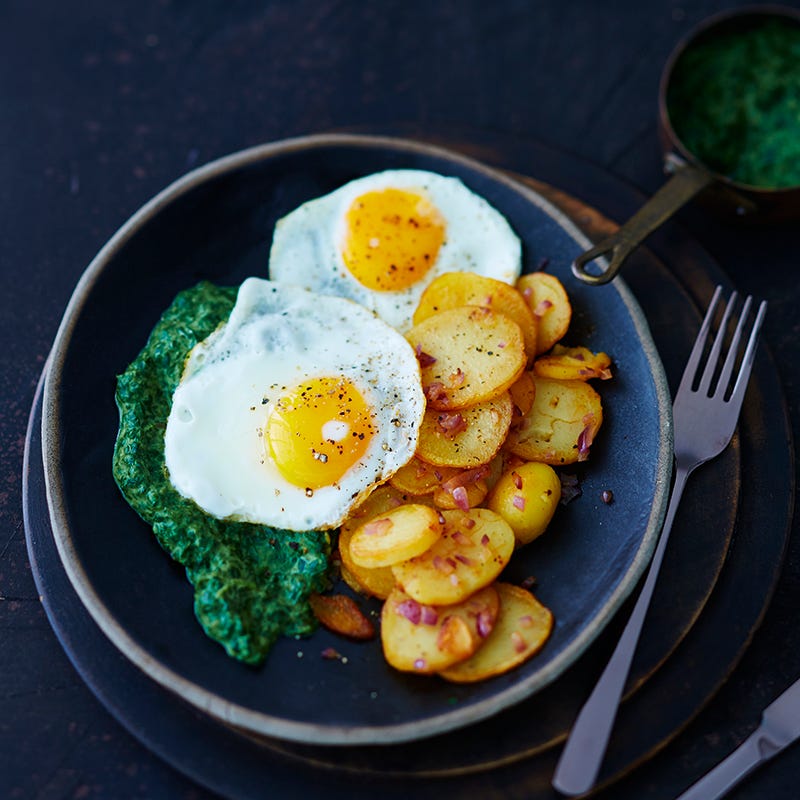 Foto van Gebakken aardappelen met spiegelei en spinazie door WW
