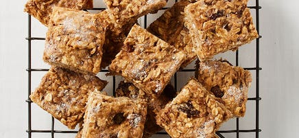 Apple, raisin and oat squares