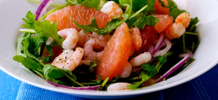Rucola met garnalen en pompelmoes