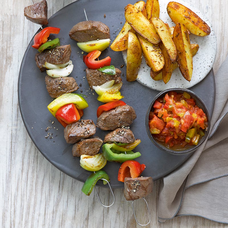 Foto van Runderspiesjes met aardappelwedges.. door WW