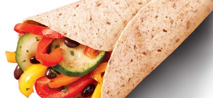 Burrito au zucchini, aux poivrons et aux haricots noirs