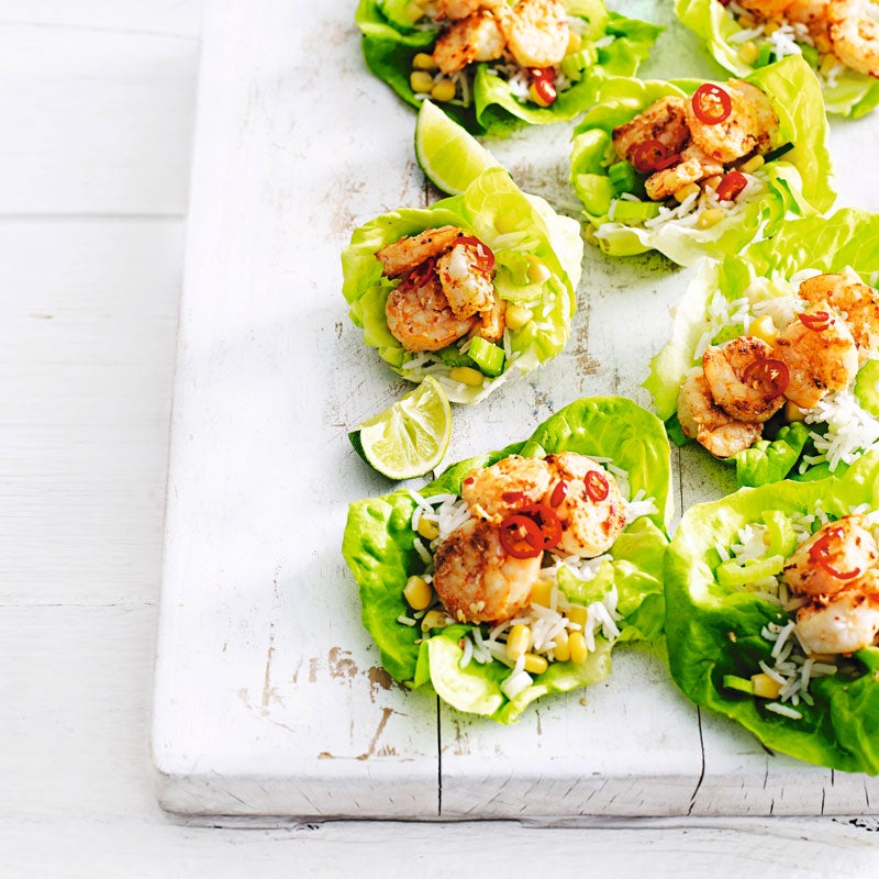 Gefüllte Salatblätter mit Chiligarnelen