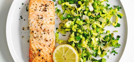 Lachs mit geschmortem Salat
