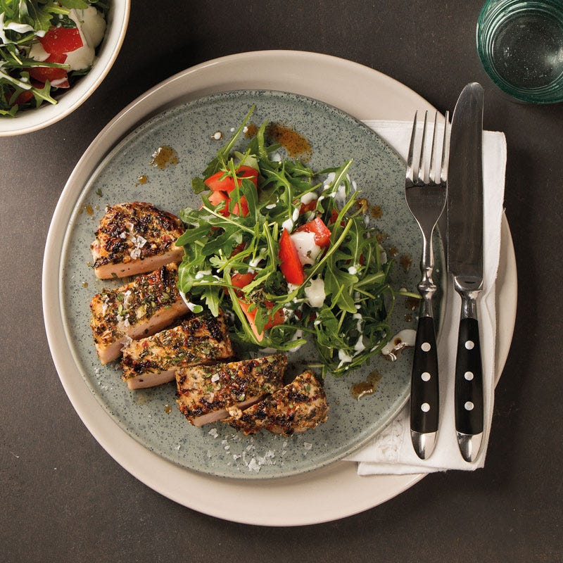 Steaks im Bruschettamantel mit Tomaten-Rucola-Salat