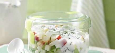 Salade de pommes et chou-rave avec une vinaigrette au thym