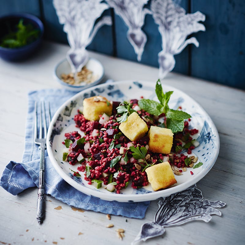 Foto van Tabouleh met rode biet en feta door WW