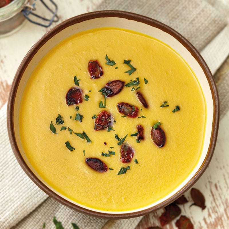 Wurzelgemüsesuppe mit orientalischen Kürbiskernen