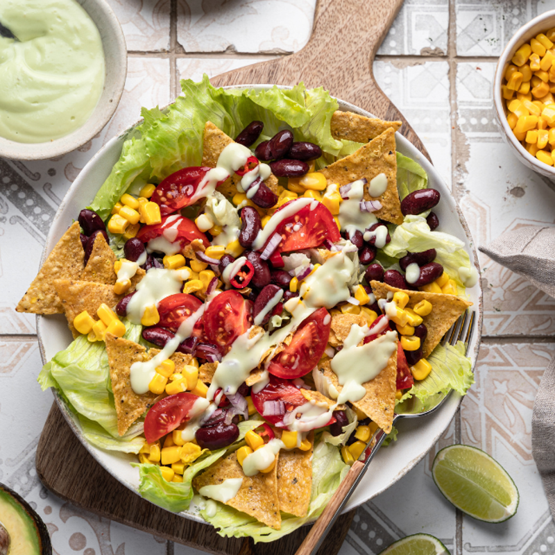 Mexikanischer Taco-Salat mit Avocadodressing
