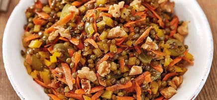 Salade de lentilles au raisin et aux noix