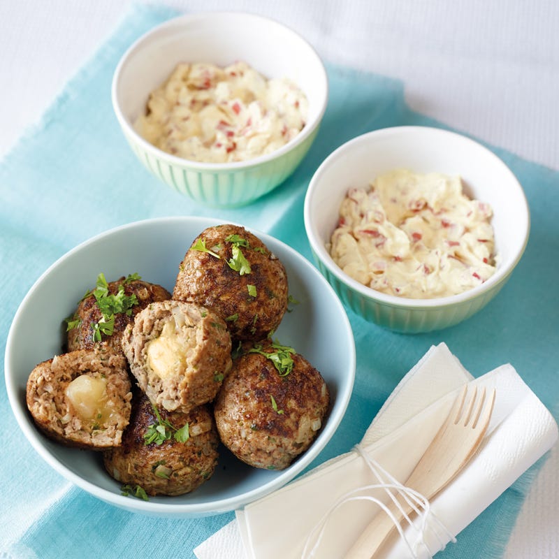 Hack-Käse-Bällchen mit Dip