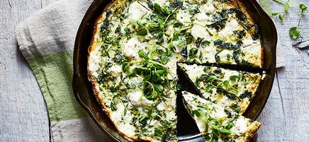Pâté aux épinards, aux pousses de pois et aux herbes printanières
