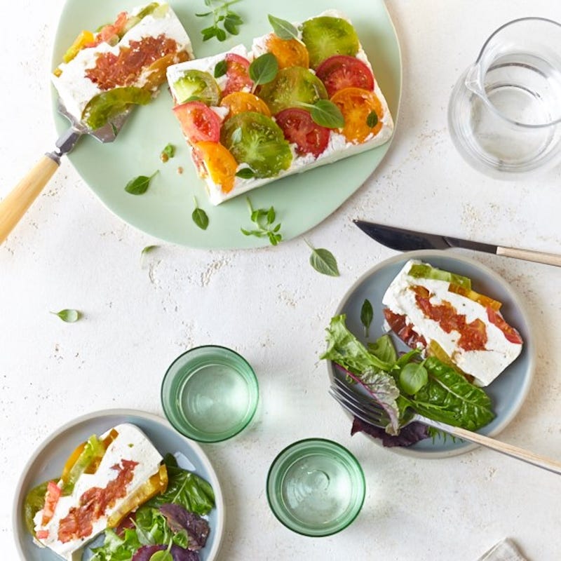 Terrine au fromage de chèvre, cœur de tomates