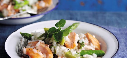 Risotto au saumon fumé à chaud et asperges