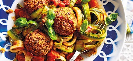 Spaghettis de courgettes et boulettes aux légumes