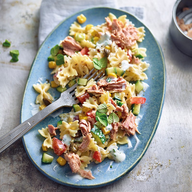Pastasalade met tonijn en yoghurtdressing