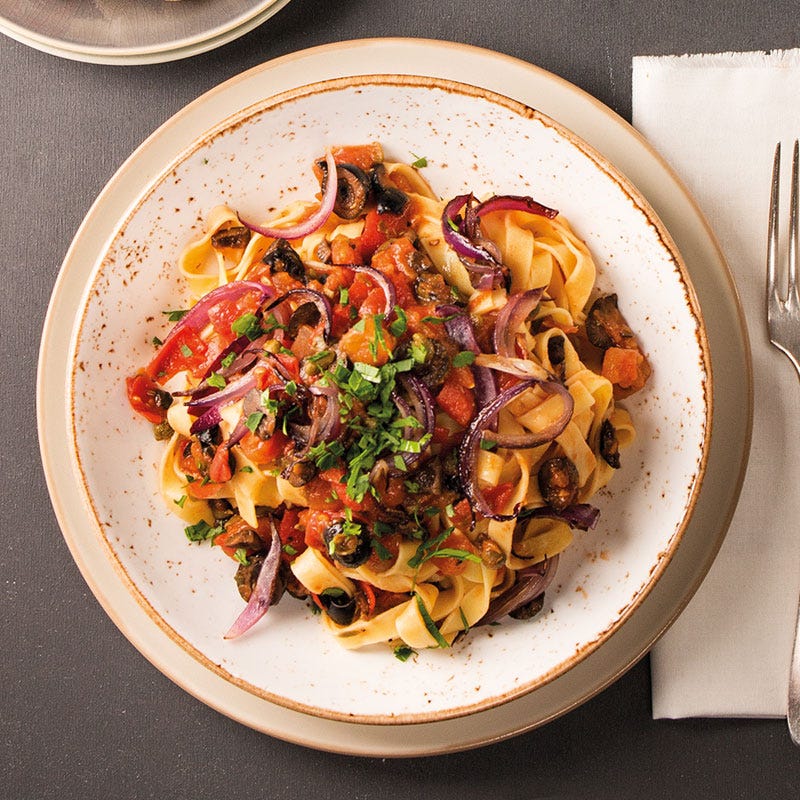 Tagliatelle alla puttanesca vegetariana