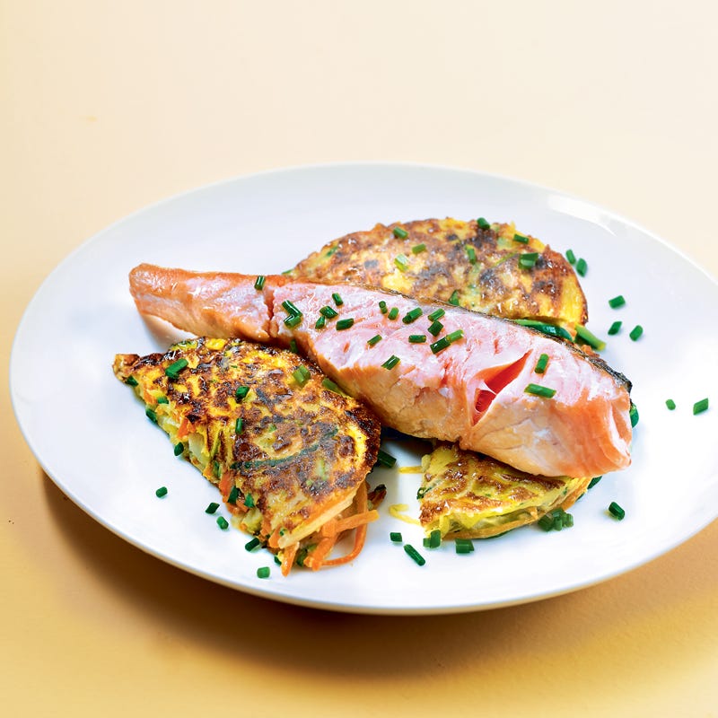 Galettes de légumes et saumon grillé