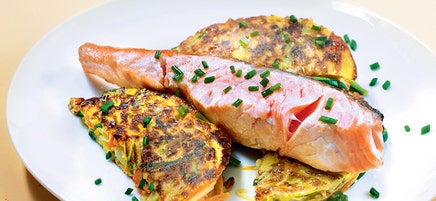 Galettes de légumes et saumon grillé