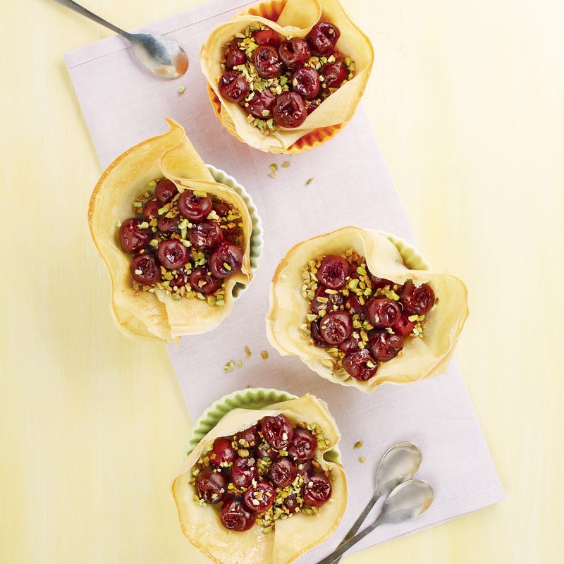 Photo de/du Tartelettes à la compotée de cerises et aux pistaches par WW