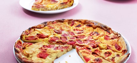 Clafoutis aux fraises et à la pomme verte