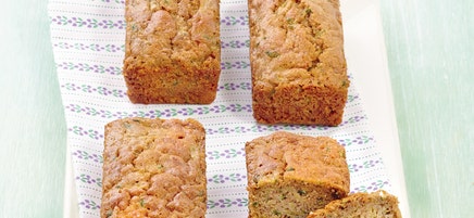 Petits cakes aux courgettes et à la cannelle