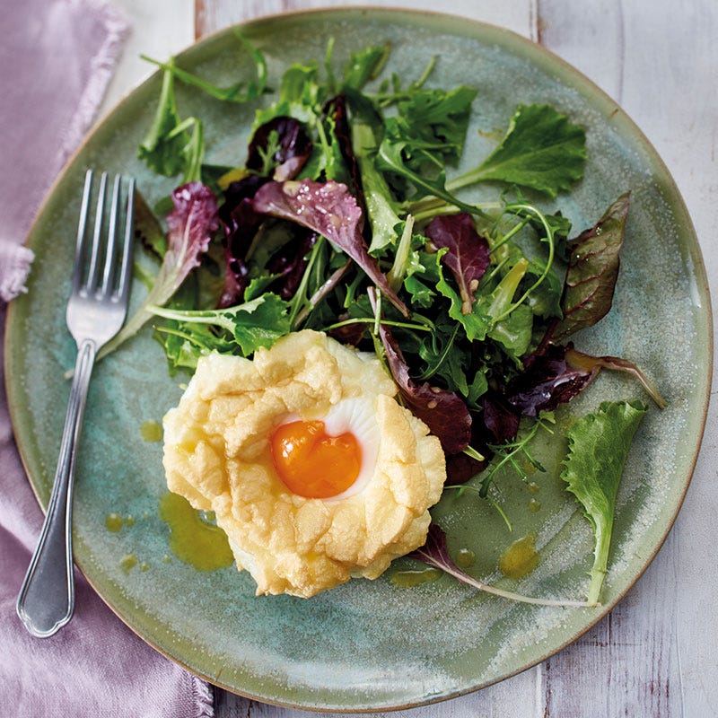 Cloud Eggs auf Salat